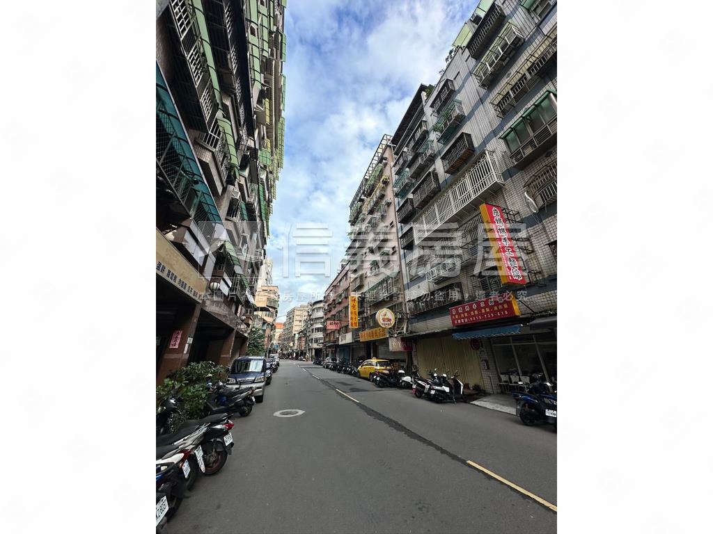 專任蘆洲民族金店面房屋室內格局與周邊環境