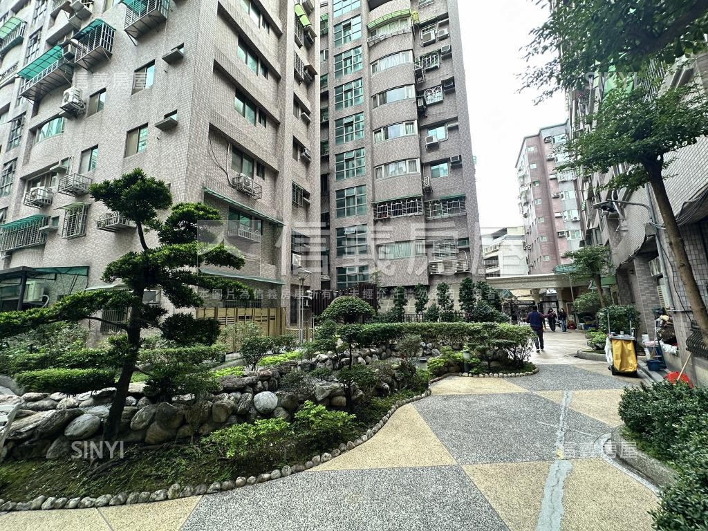 專任蘆洲民族金店面房屋室內格局與周邊環境