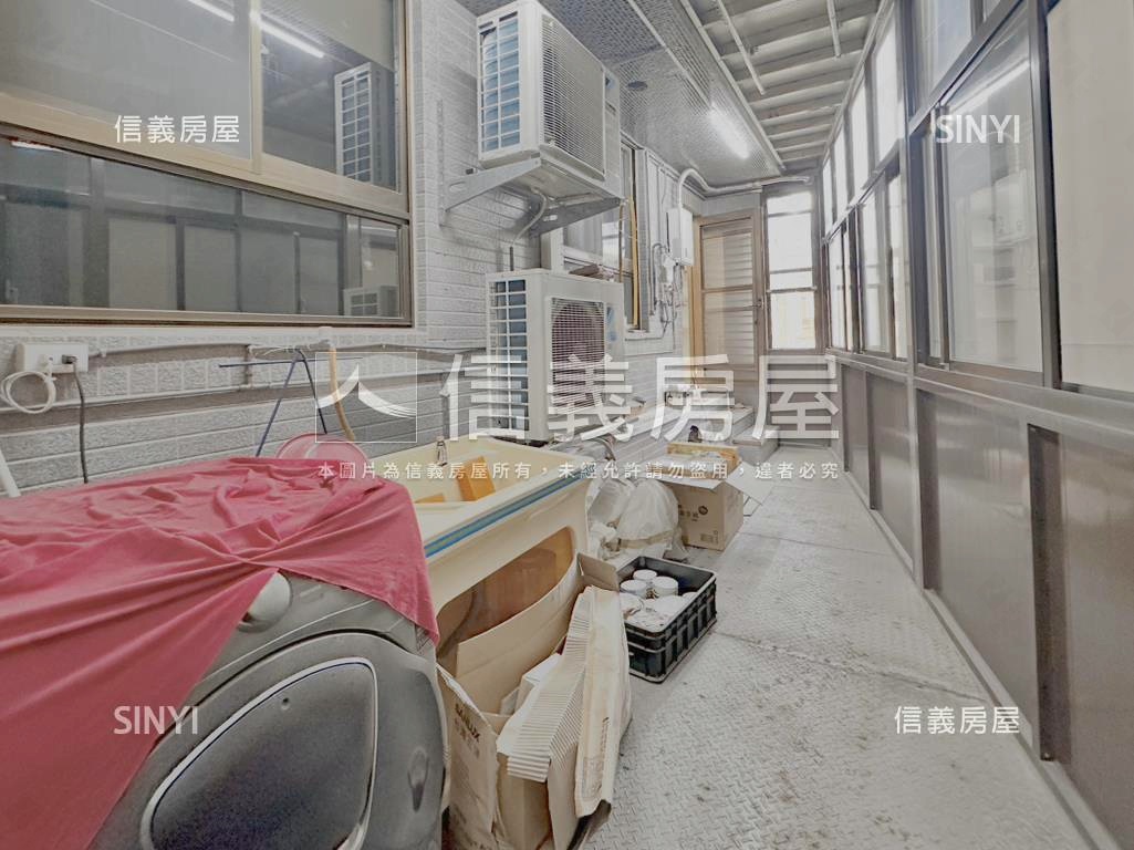 輔大附近華廈三房車位房屋室內格局與周邊環境