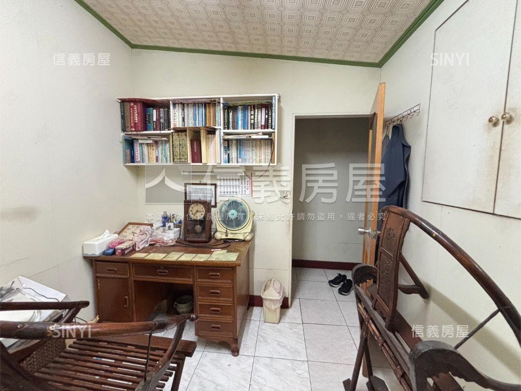 近文心中清站活路邊間透天房屋室內格局與周邊環境