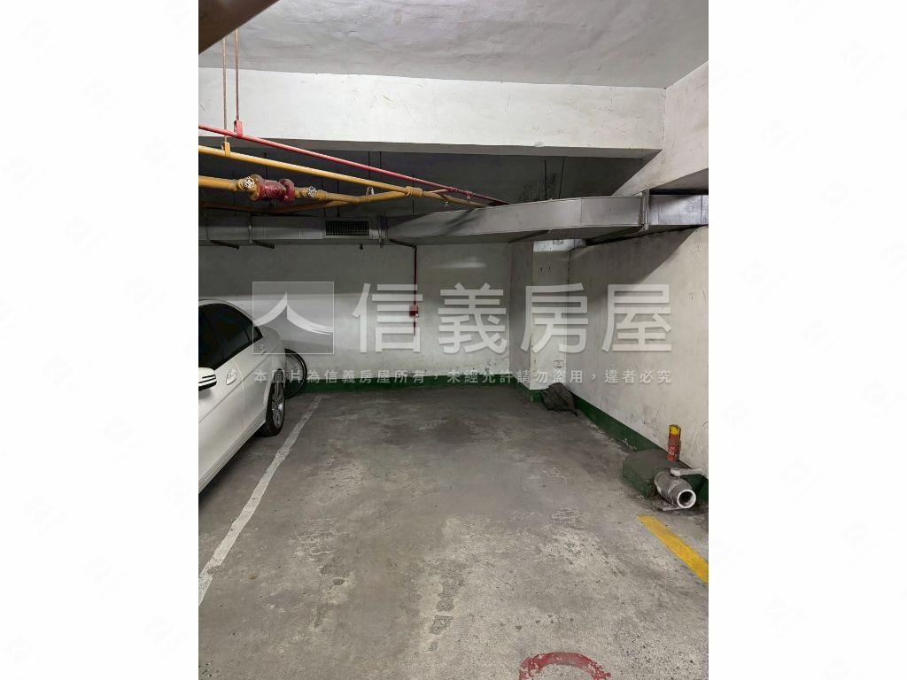 室內３１坪屋況佳三房平車房屋室內格局與周邊環境