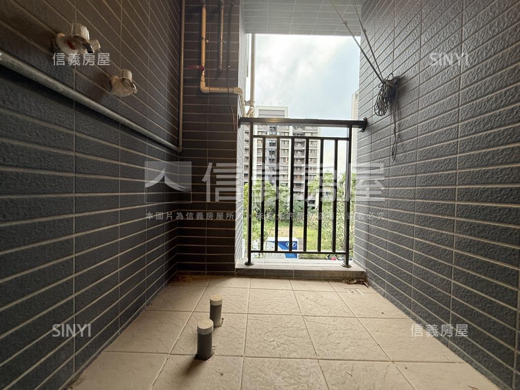 專任鳳鳴欣苑全新裝修兩房房屋室內格局與周邊環境