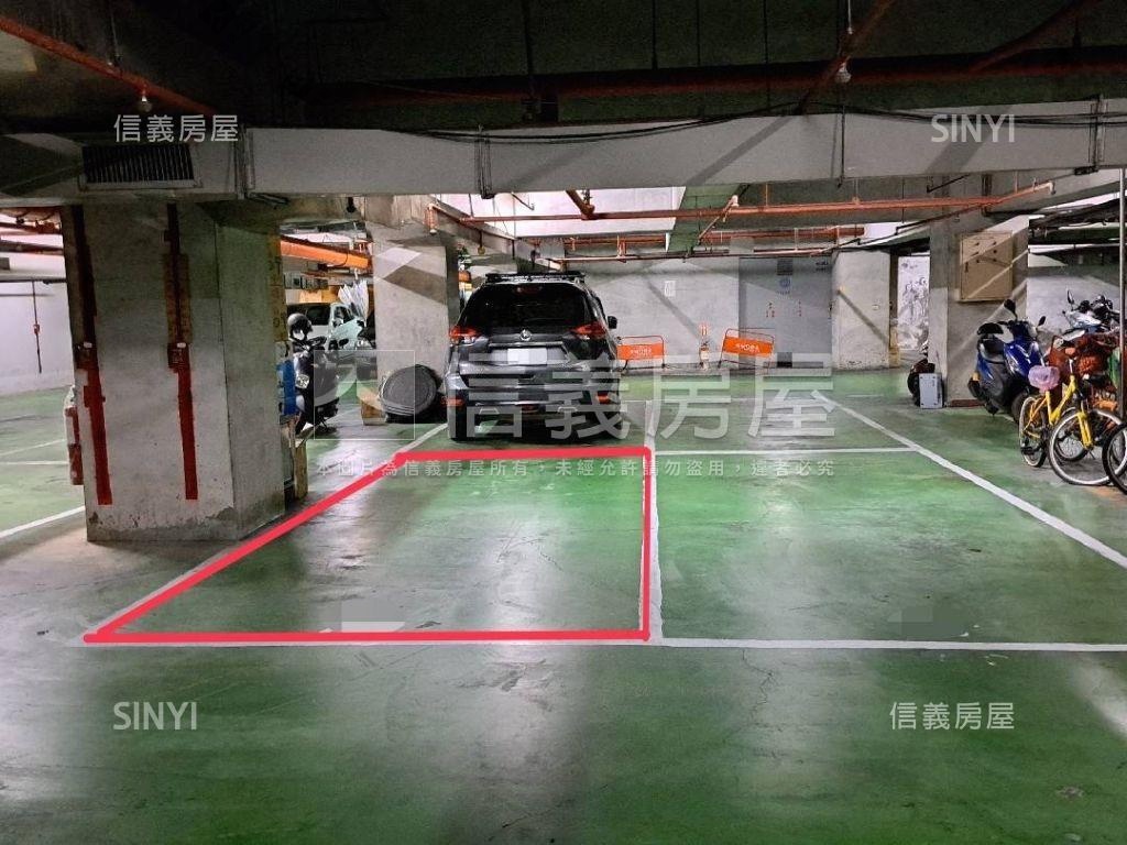 龍品天廈綠意三房車位房屋室內格局與周邊環境