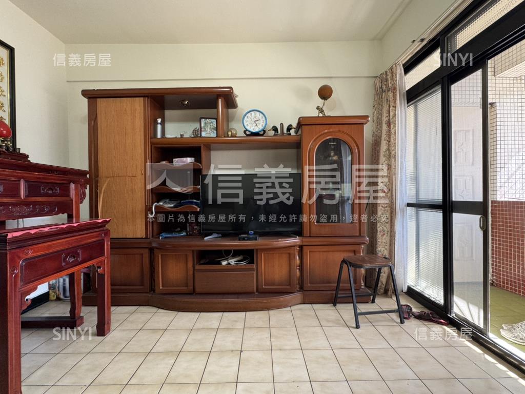 興南民權特區公寓房屋室內格局與周邊環境