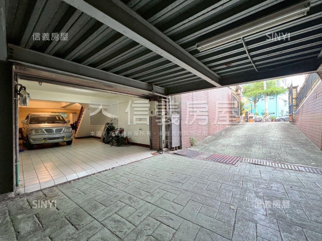近精武站·大車庫·別墅房屋室內格局與周邊環境