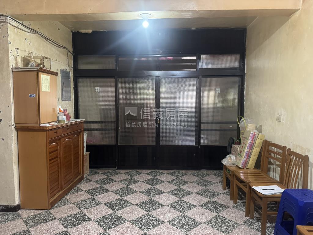 樟樹稀有邊間透天房屋室內格局與周邊環境