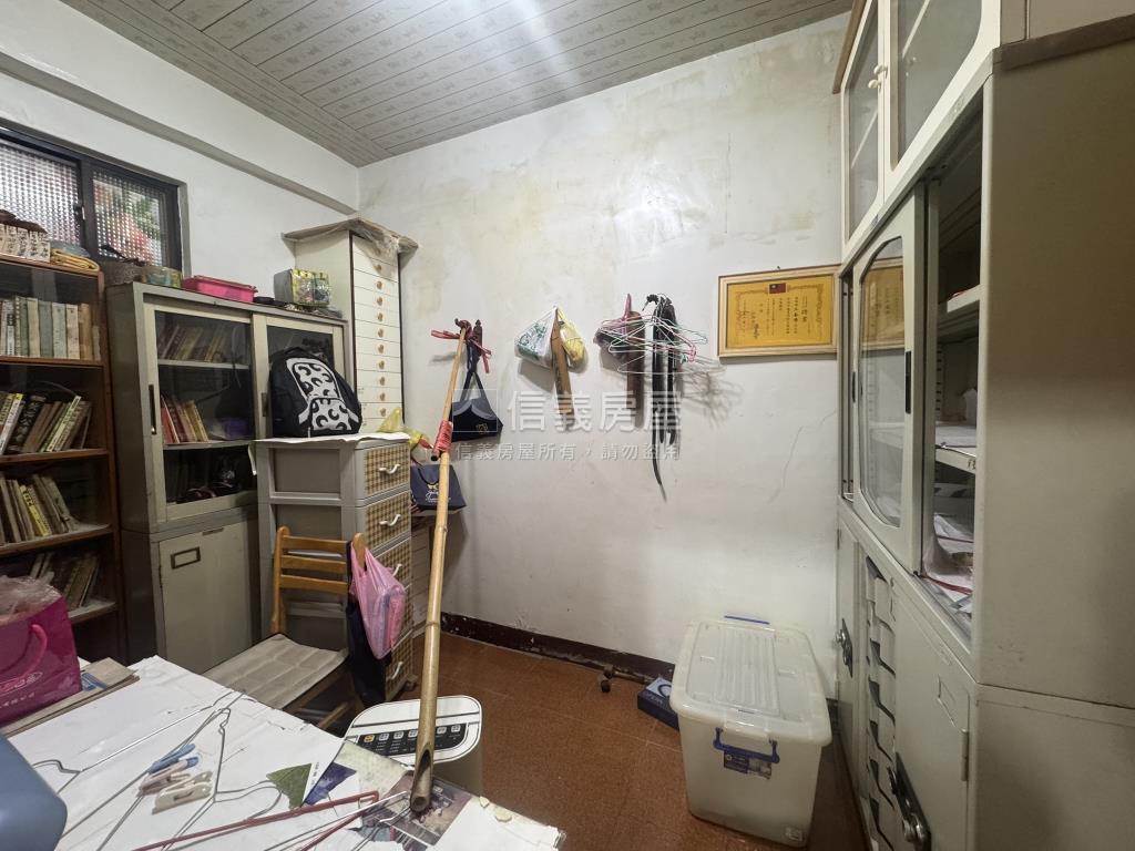 樟樹稀有邊間透天房屋室內格局與周邊環境