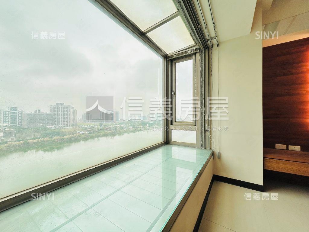 悅灣３房雙車位房屋室內格局與周邊環境