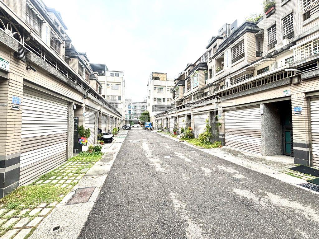 正土庫透天國雅典美車墅房屋室內格局與周邊環境