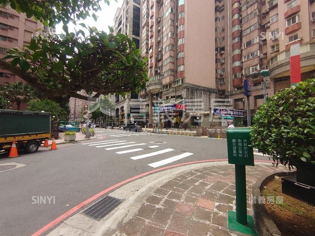 新春街‧機能豐富電梯三房房屋室內格局與周邊環境