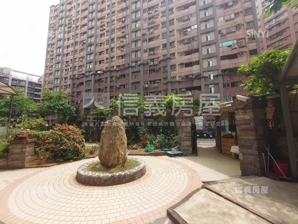 新春街‧機能豐富電梯三房房屋室內格局與周邊環境