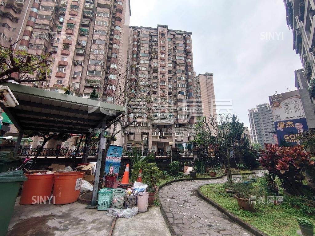新春街‧機能豐富電梯三房房屋室內格局與周邊環境