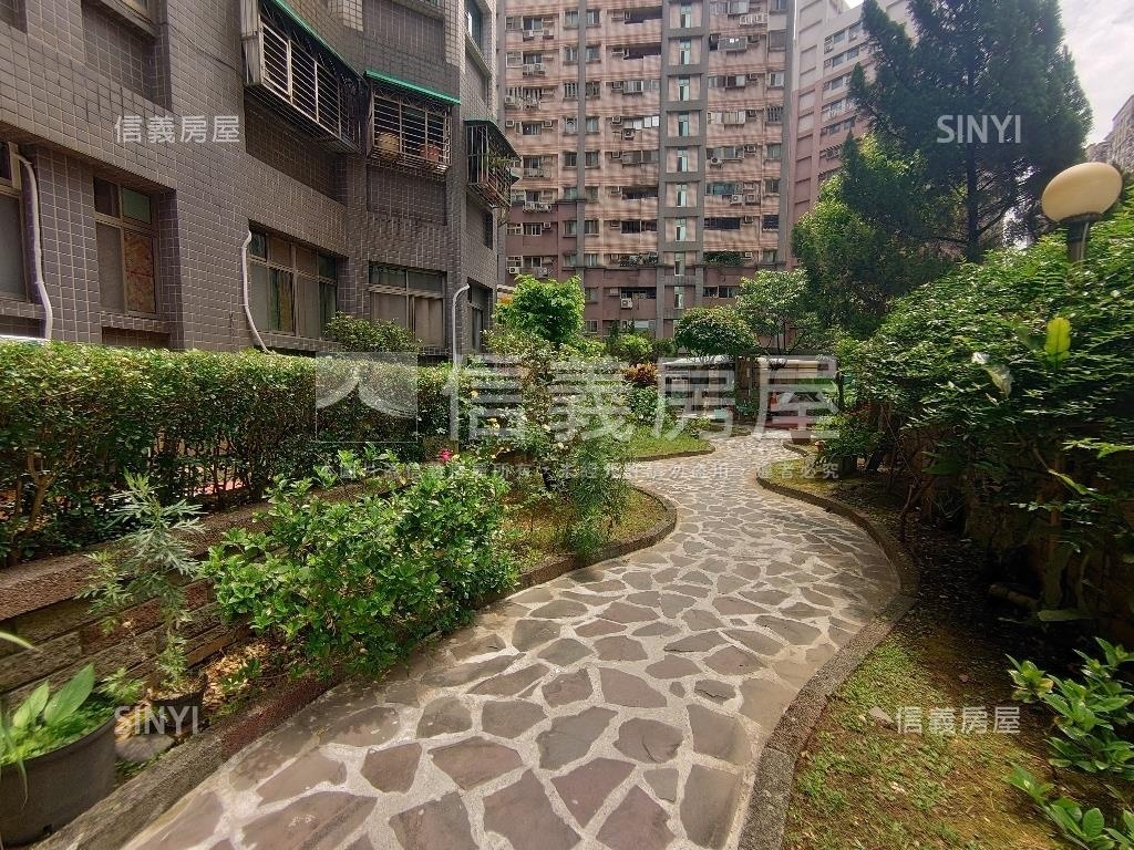 新春街‧機能豐富電梯三房房屋室內格局與周邊環境