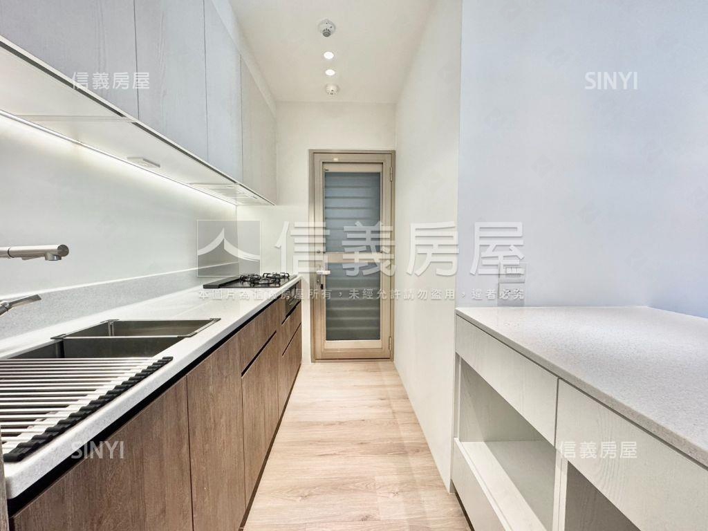 新＊天闊方正裝潢美屋房屋室內格局與周邊環境