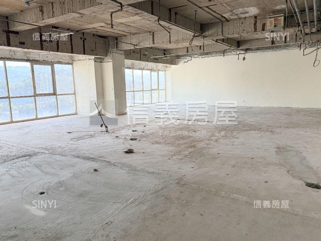 汐止經緯中心頂樓廠辦房屋室內格局與周邊環境