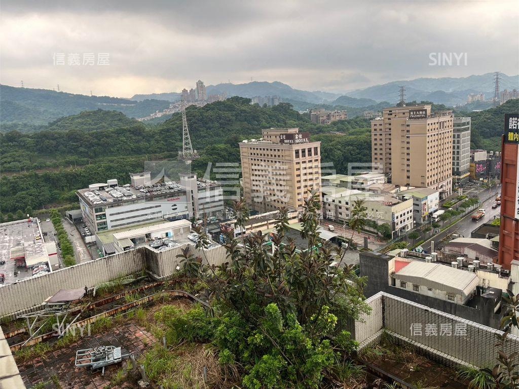 汐止經緯中心頂樓廠辦房屋室內格局與周邊環境