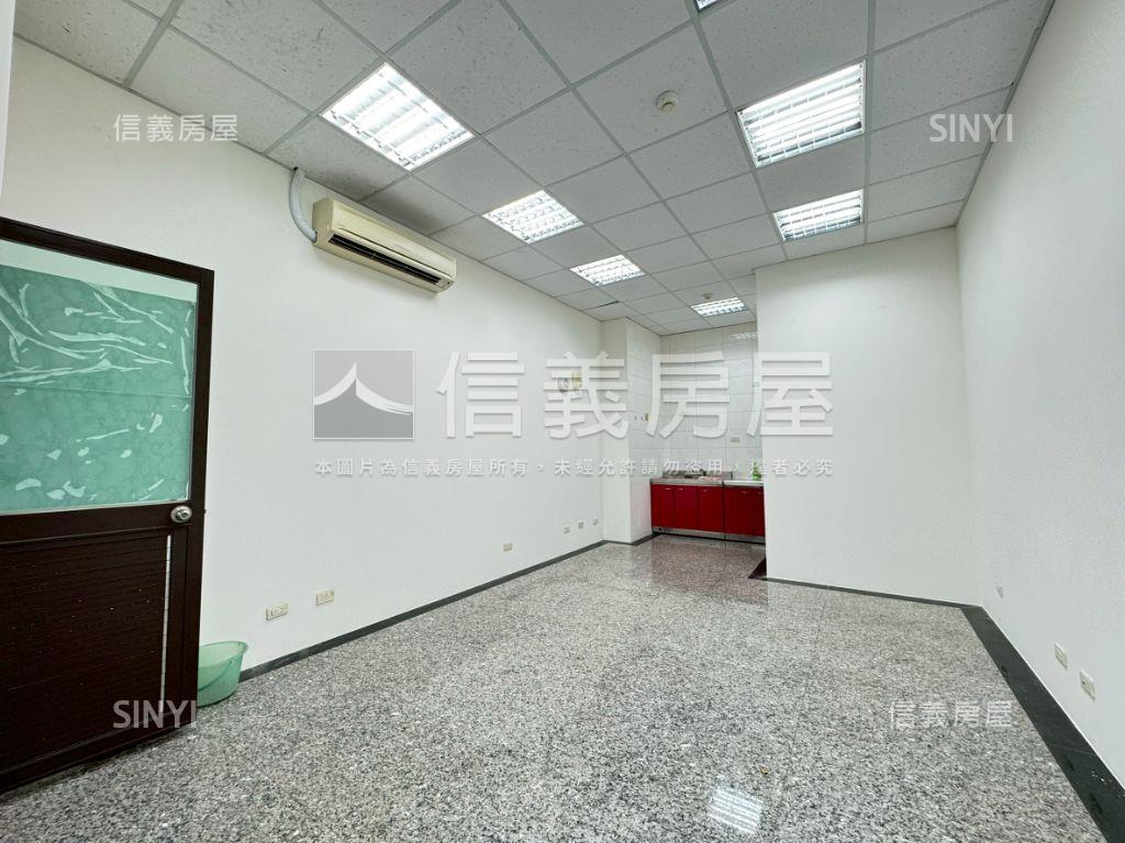 中壢冠世界創業置產金店面房屋室內格局與周邊環境