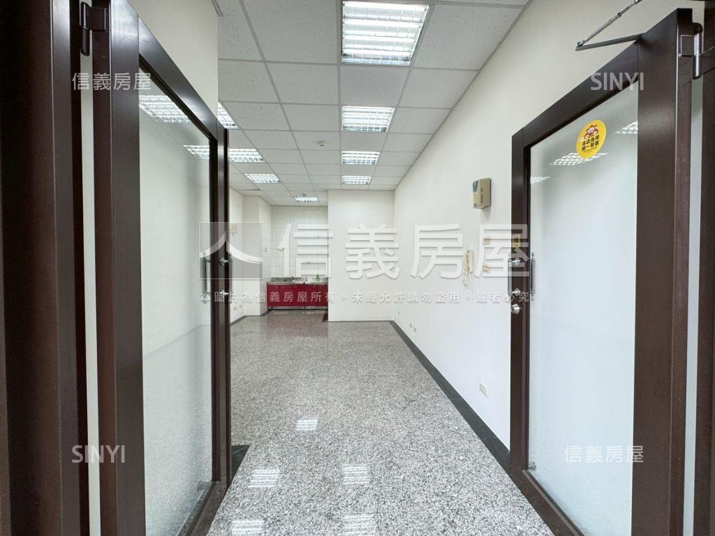 中壢冠世界創業置產金店面房屋室內格局與周邊環境