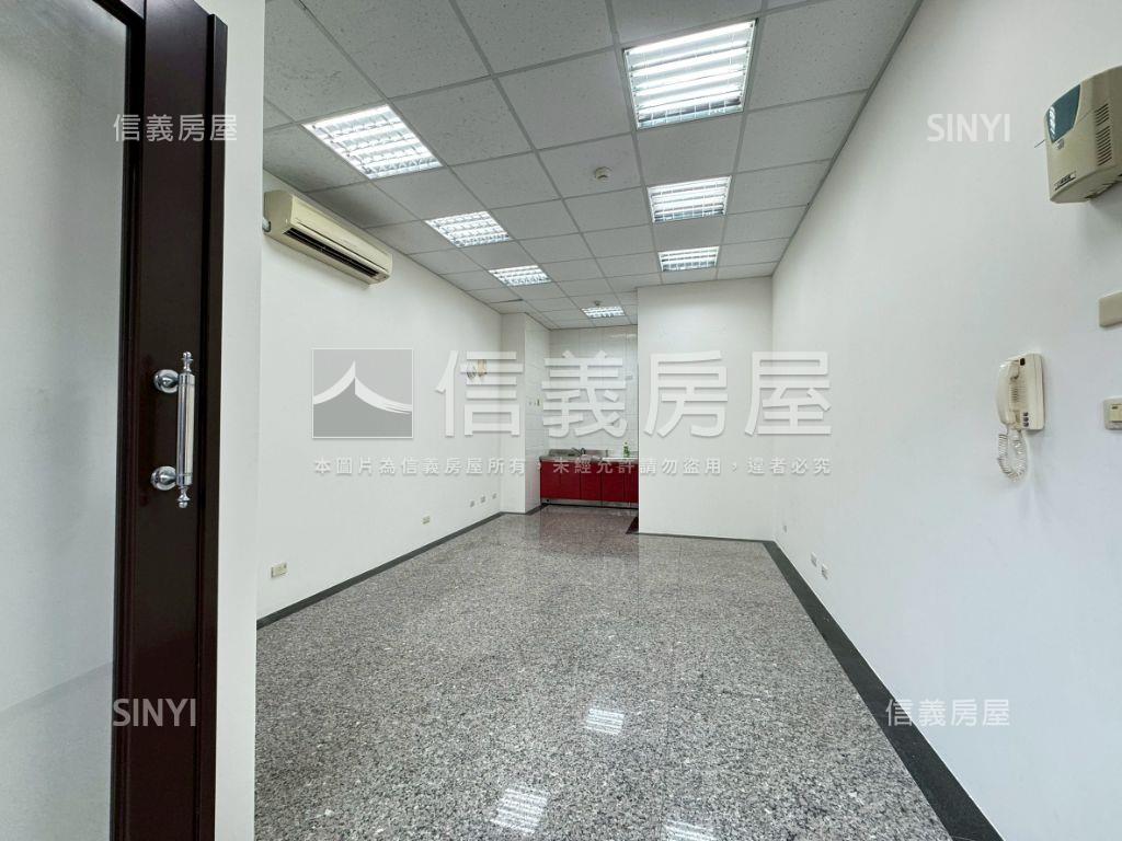 中壢冠世界創業置產金店面房屋室內格局與周邊環境