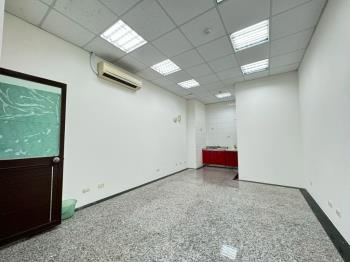 中壢冠世界創業置產金店面