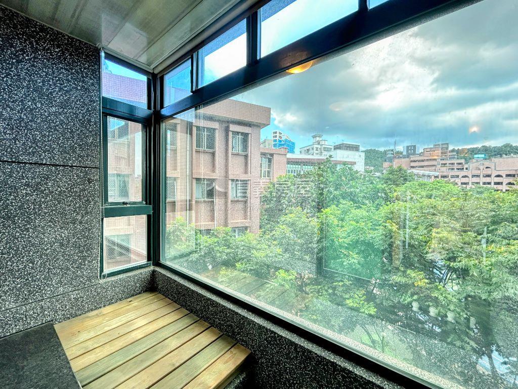 幸福成家雲天２房坡平車位房屋室內格局與周邊環境