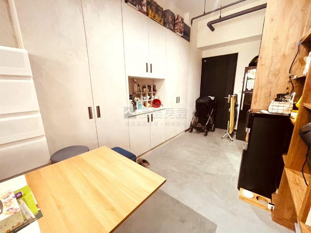 豐原次頂樓兩房裝潢視野戶房屋室內格局與周邊環境