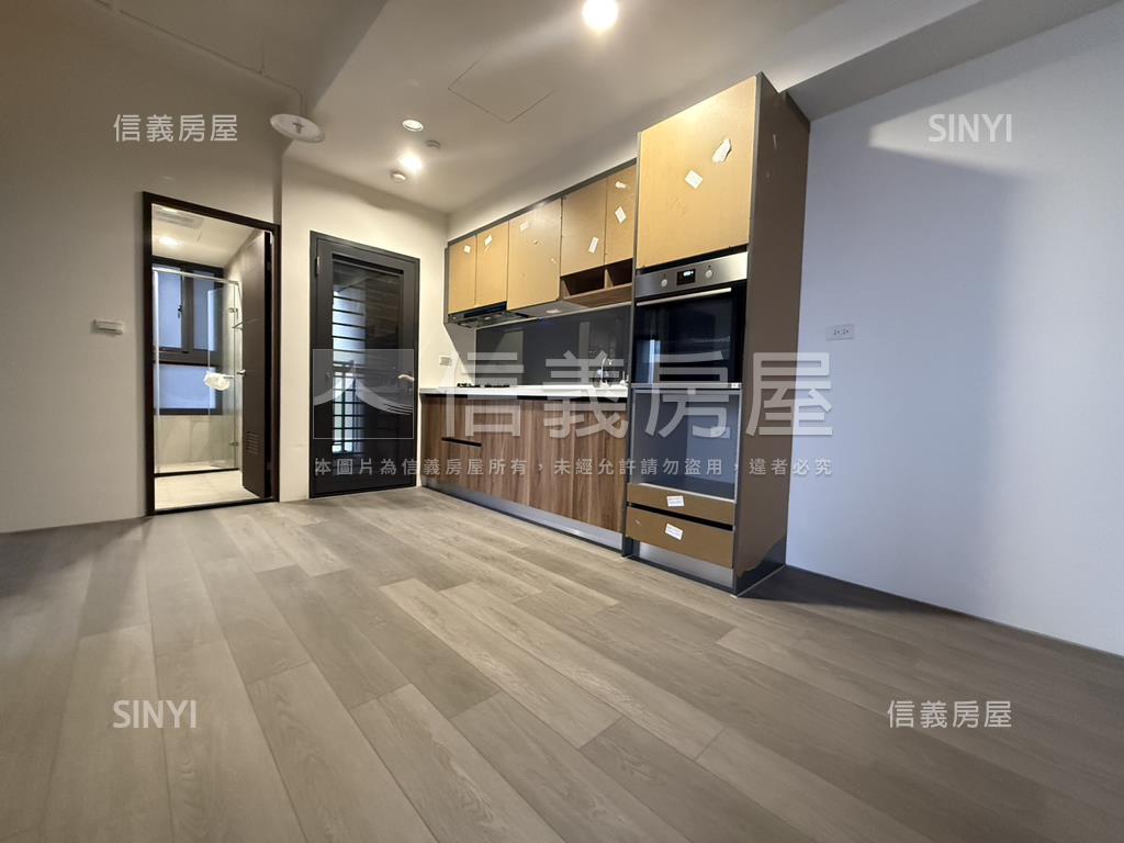 洲際。萬豪景兩房車位房屋室內格局與周邊環境