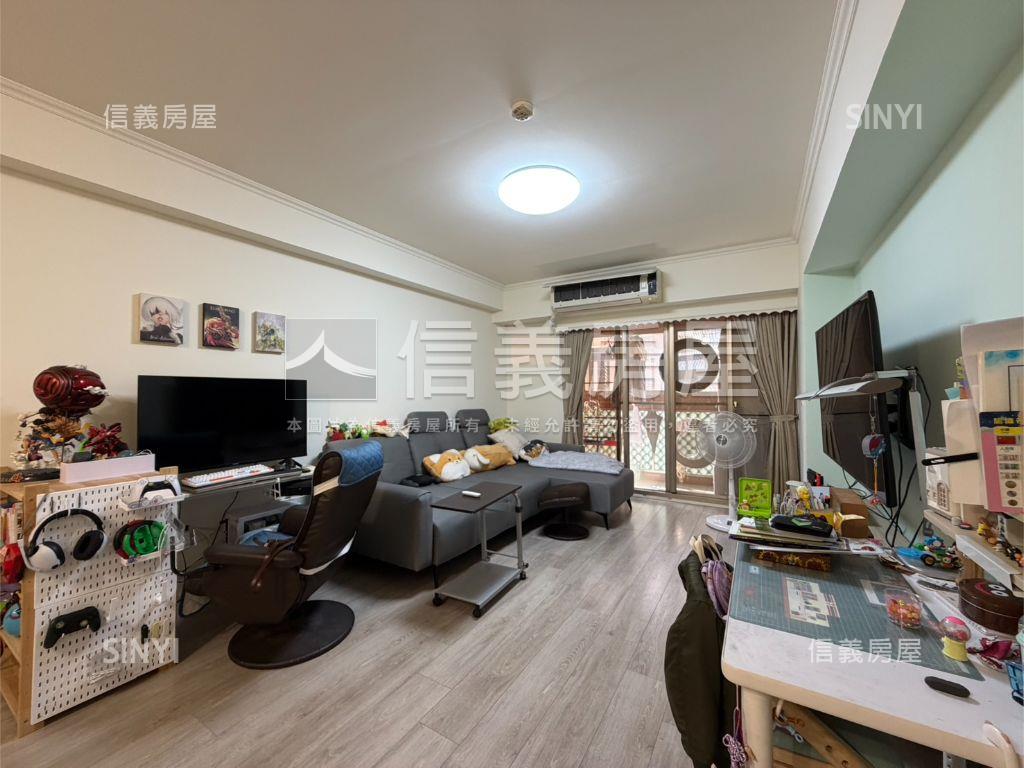 宏總新中國三房車位房屋室內格局與周邊環境