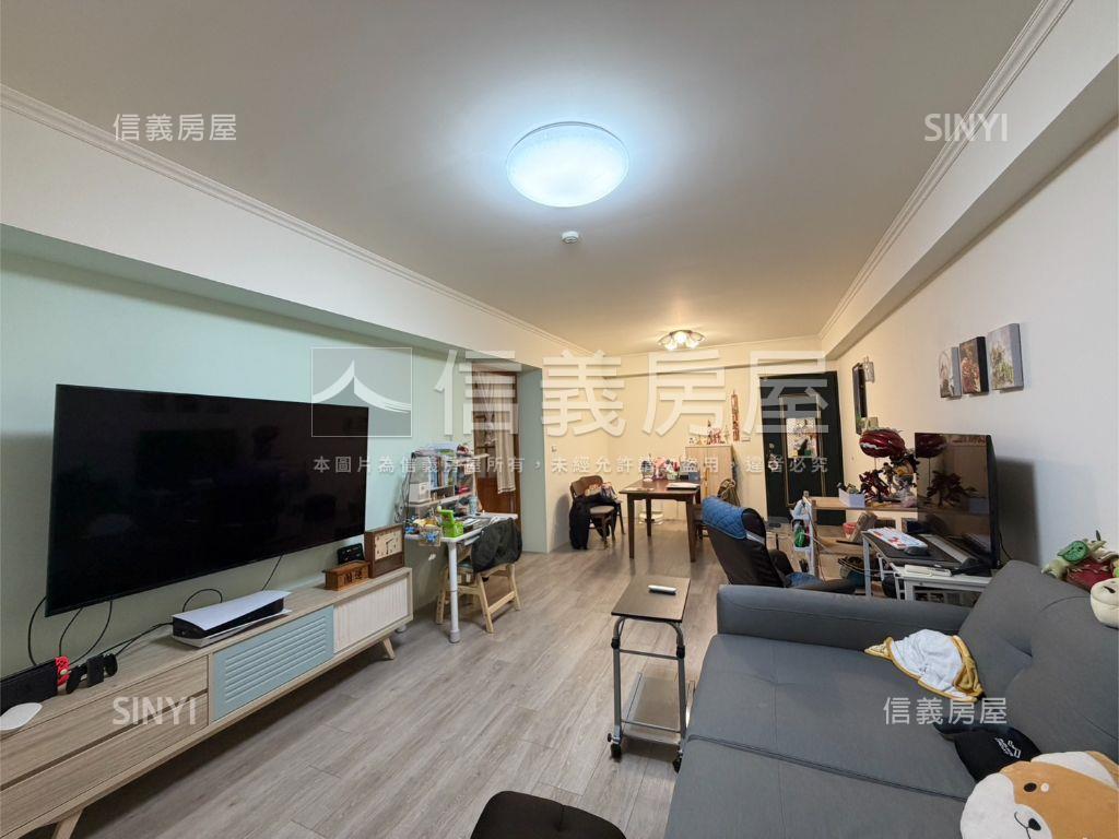 宏總新中國三房車位房屋室內格局與周邊環境