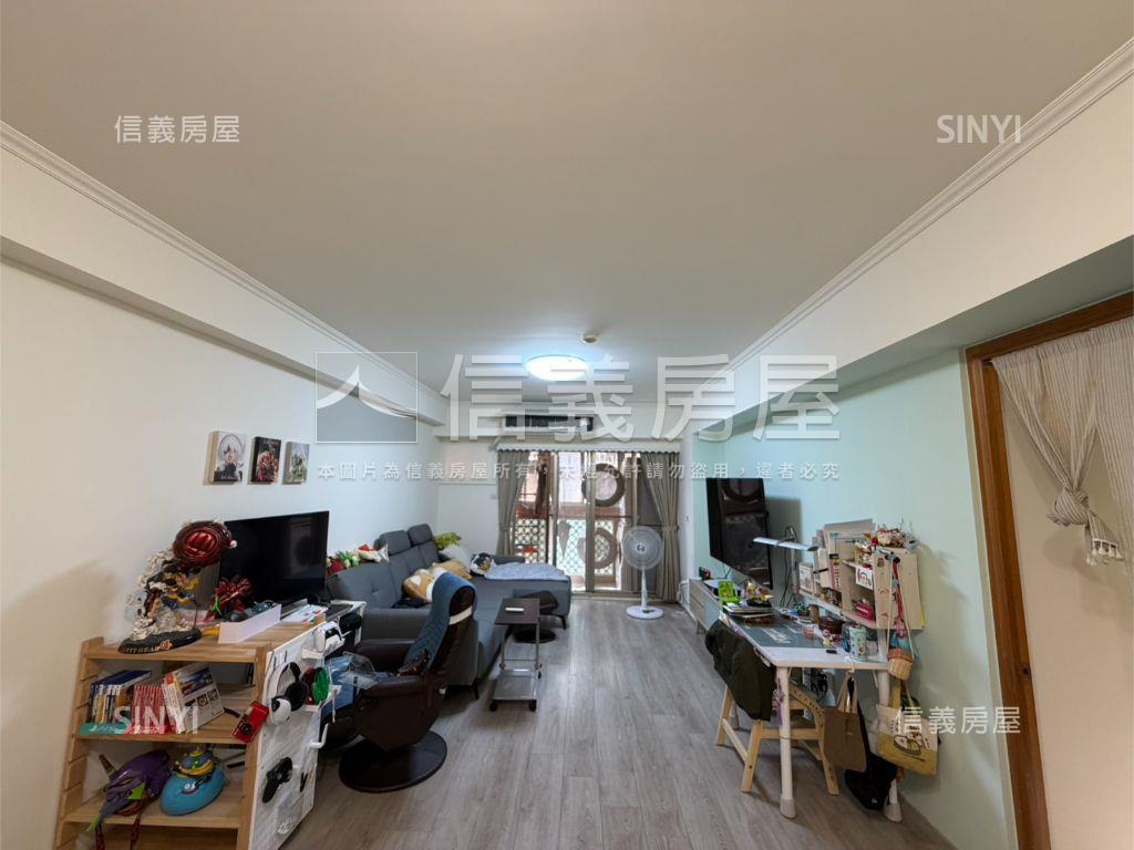 宏總新中國三房車位房屋室內格局與周邊環境