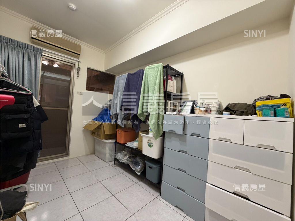 宏總新中國三房車位房屋室內格局與周邊環境