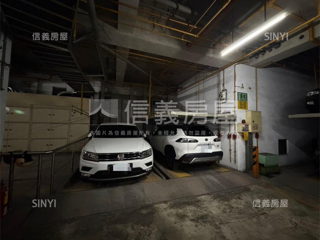 宏總新中國三房車位房屋室內格局與周邊環境
