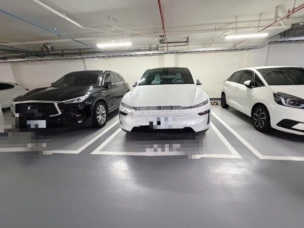 專任宜誠★質感大３房車位房屋室內格局與周邊環境