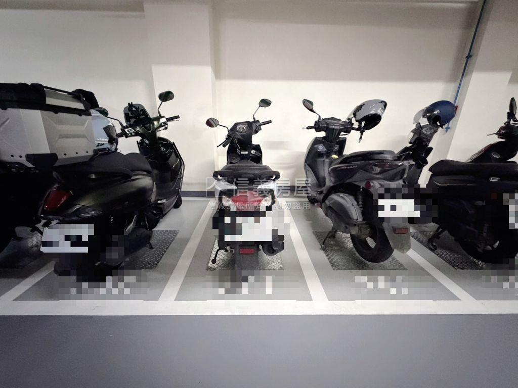 專任宜誠★質感大３房車位房屋室內格局與周邊環境