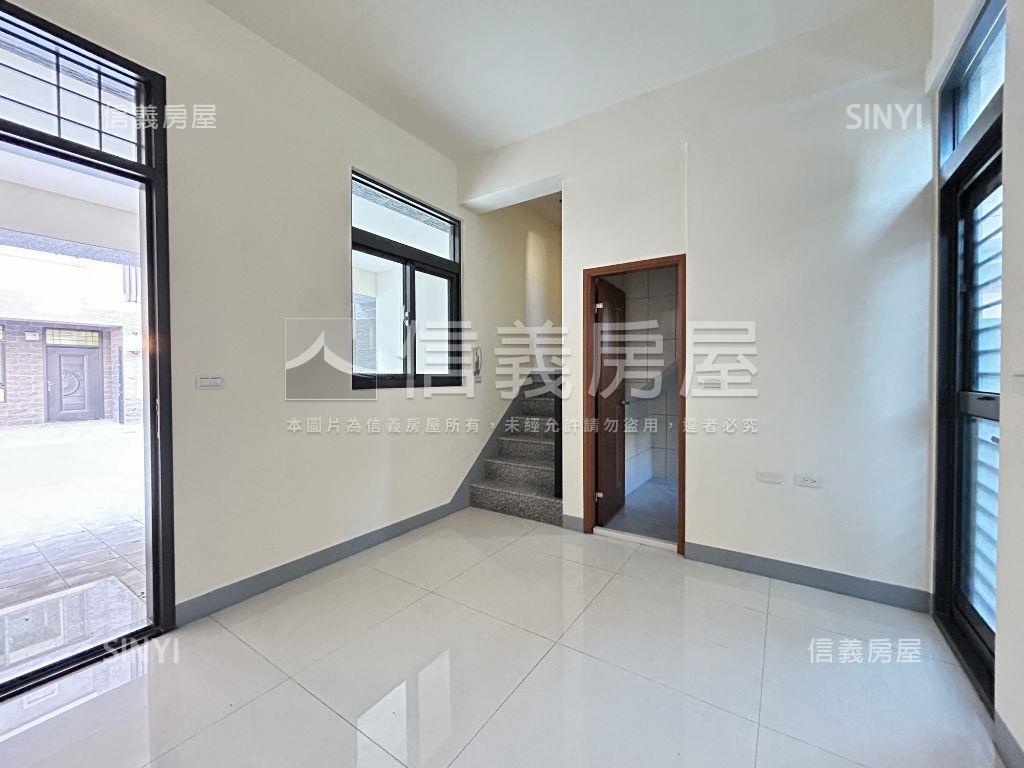 花壇全新大面寬透天４房屋室內格局與周邊環境