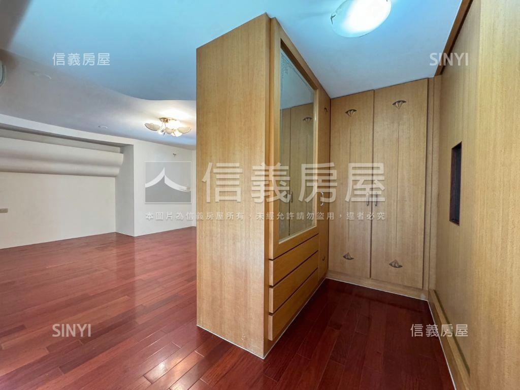 溫莎高樓景觀平面車位房屋室內格局與周邊環境