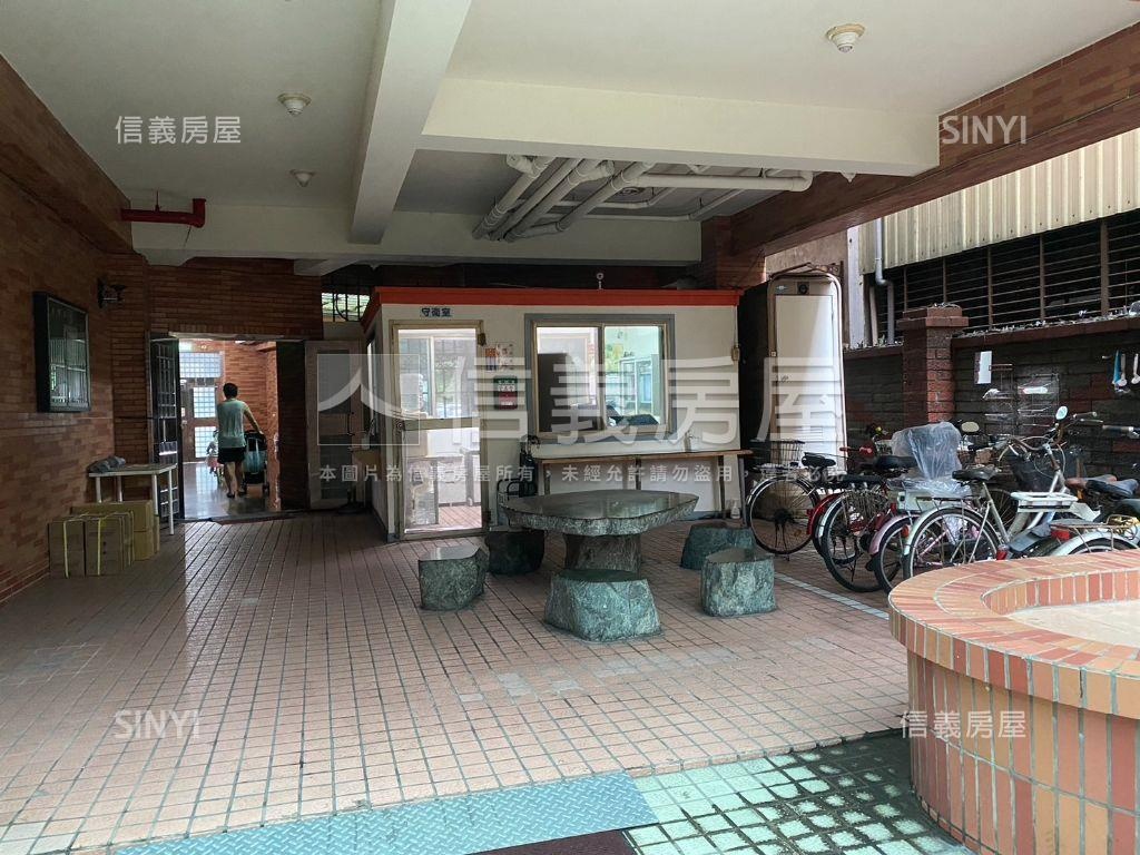 新泰稀有車位房屋室內格局與周邊環境