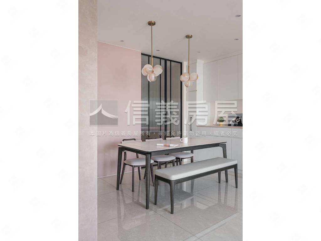 金獅臨路５米面寬絕美透天房屋室內格局與周邊環境