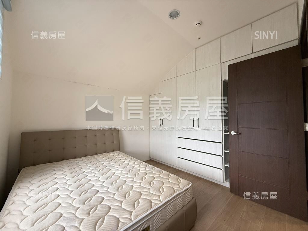 專任艾菲爾美裝三房車位房屋室內格局與周邊環境