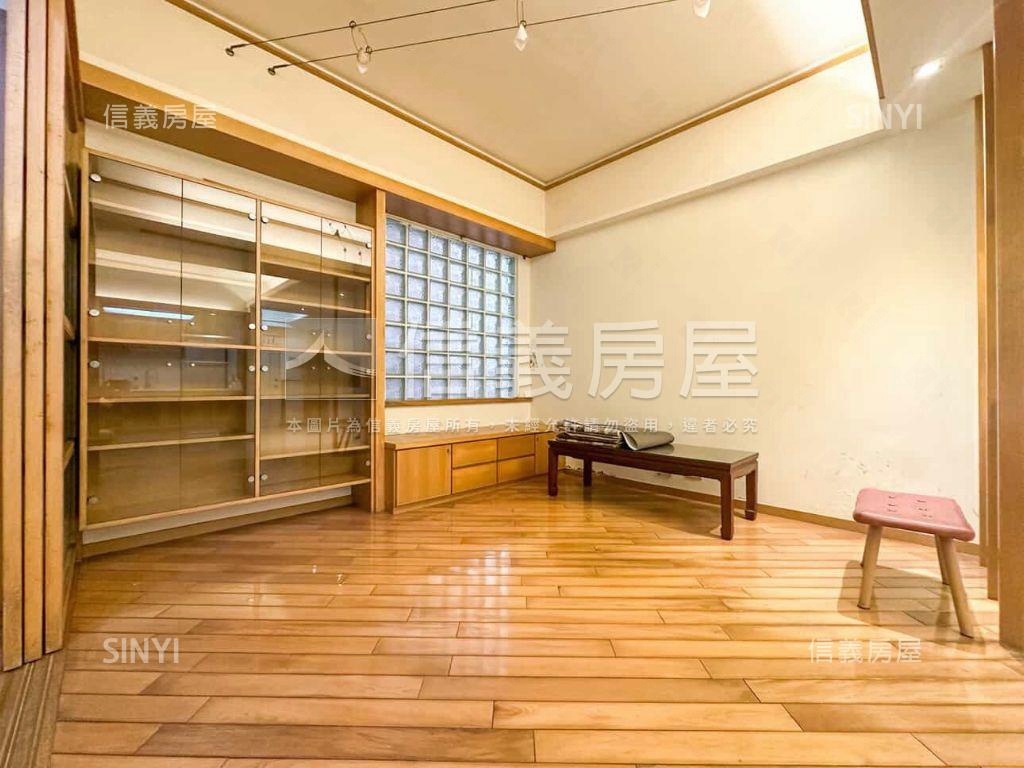 河堤溫馨三房平移車位房屋室內格局與周邊環境