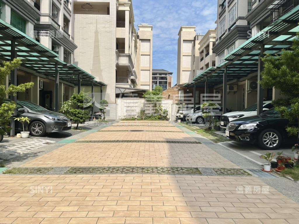 楠梓高大車庫庭園別墅房屋室內格局與周邊環境