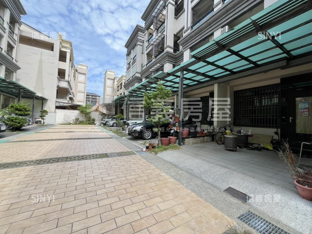 楠梓高大車庫庭園別墅房屋室內格局與周邊環境