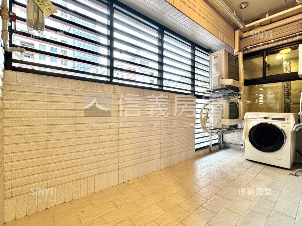 巨蛋四房平車豪邸房屋室內格局與周邊環境