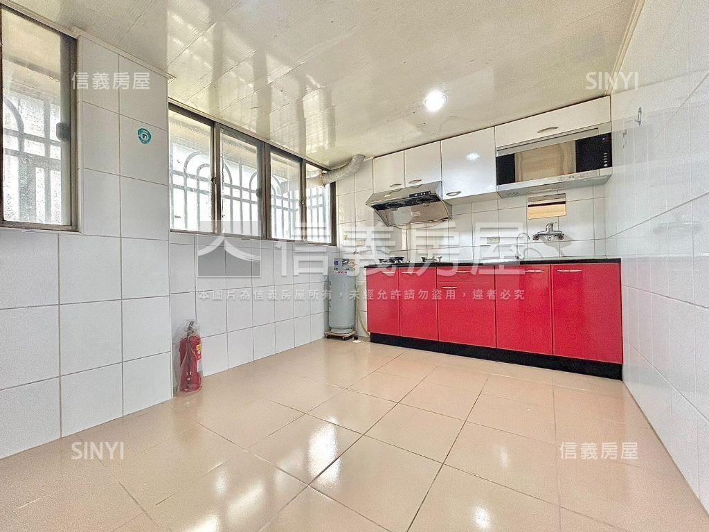 首購首選・近車站陽光美宅房屋室內格局與周邊環境