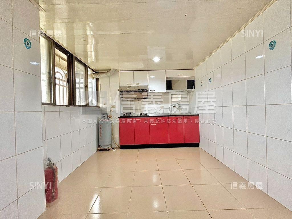 首購首選・近車站陽光美宅房屋室內格局與周邊環境