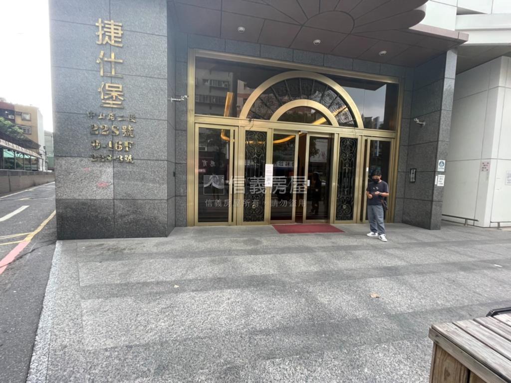 華中捷仕堡挑高大空間房屋室內格局與周邊環境