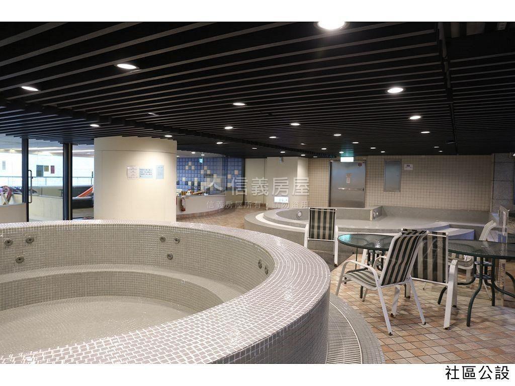 華中捷仕堡挑高大空間房屋室內格局與周邊環境