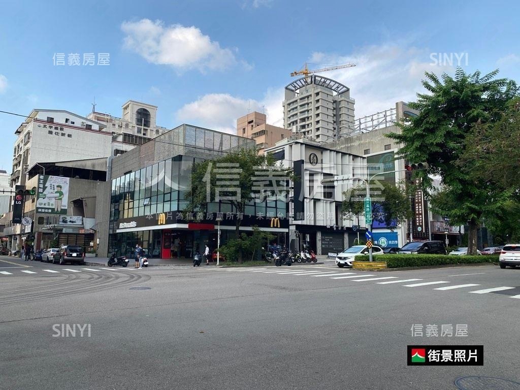 近市府文心路口透天房屋室內格局與周邊環境