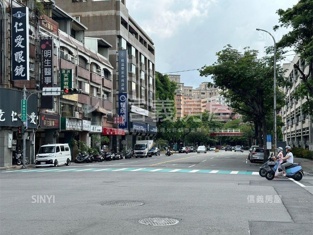 近市府文心路口透天房屋室內格局與周邊環境