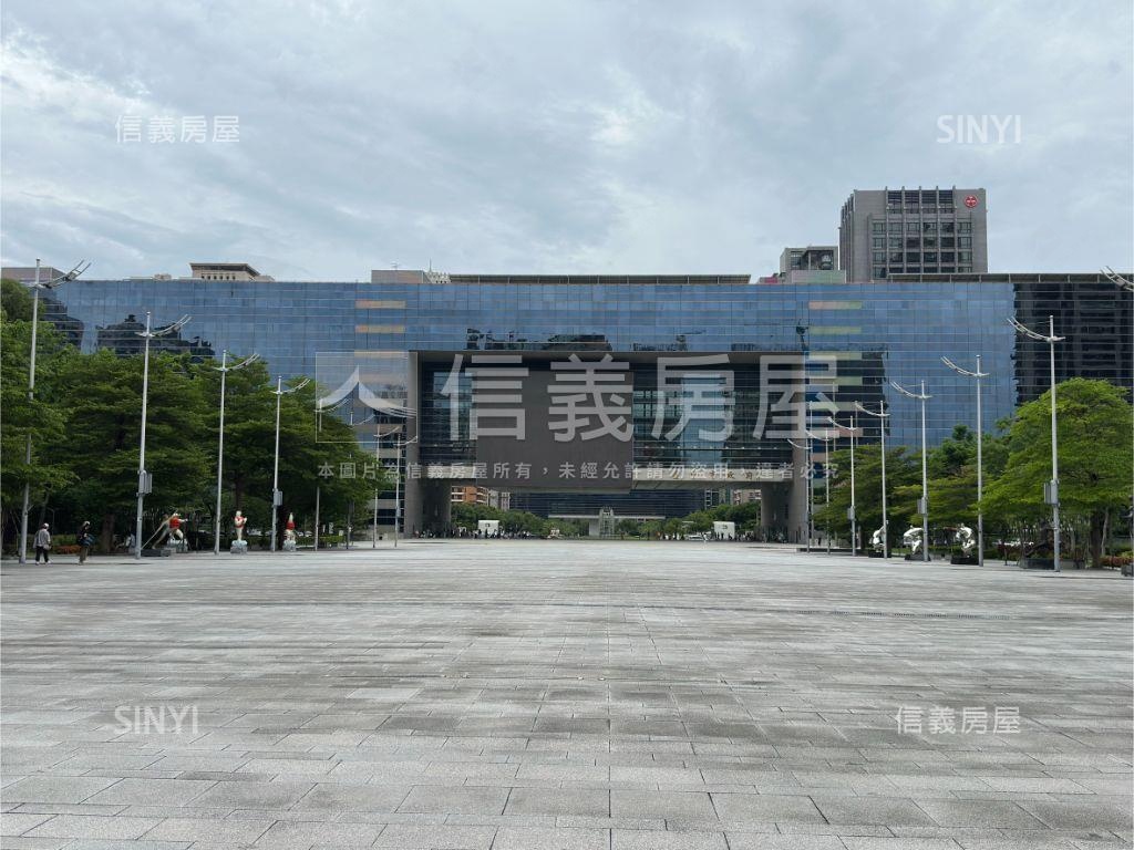 近市府文心路口透天房屋室內格局與周邊環境